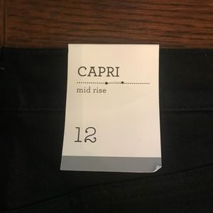 Style and Co Black Mid rise Capri